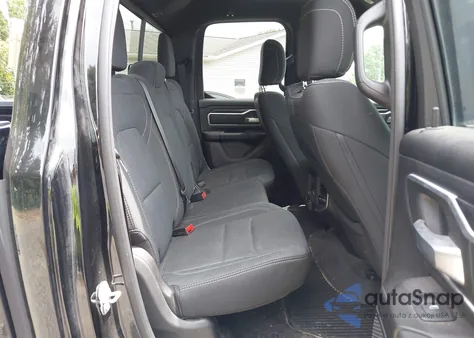 2022 Ram 1500 Big Horn Quad Cab 4X4 6'4 Box z USA, uszkodzony, nr VIN 1C6SRFBT2NN155434